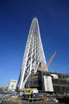 2010.5.8<br>青空に伸びていくタワー。下から見上げるとその姿に圧倒されます。