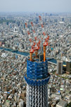 2010.5.9<br>第1展望台の工事が始まりました。6月下旬には帽子をかぶったような外観がお目見えします。