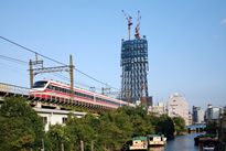 2009.10.12<br>東武鉄道りょうもう号とスカイツリー<br>(C)大林組